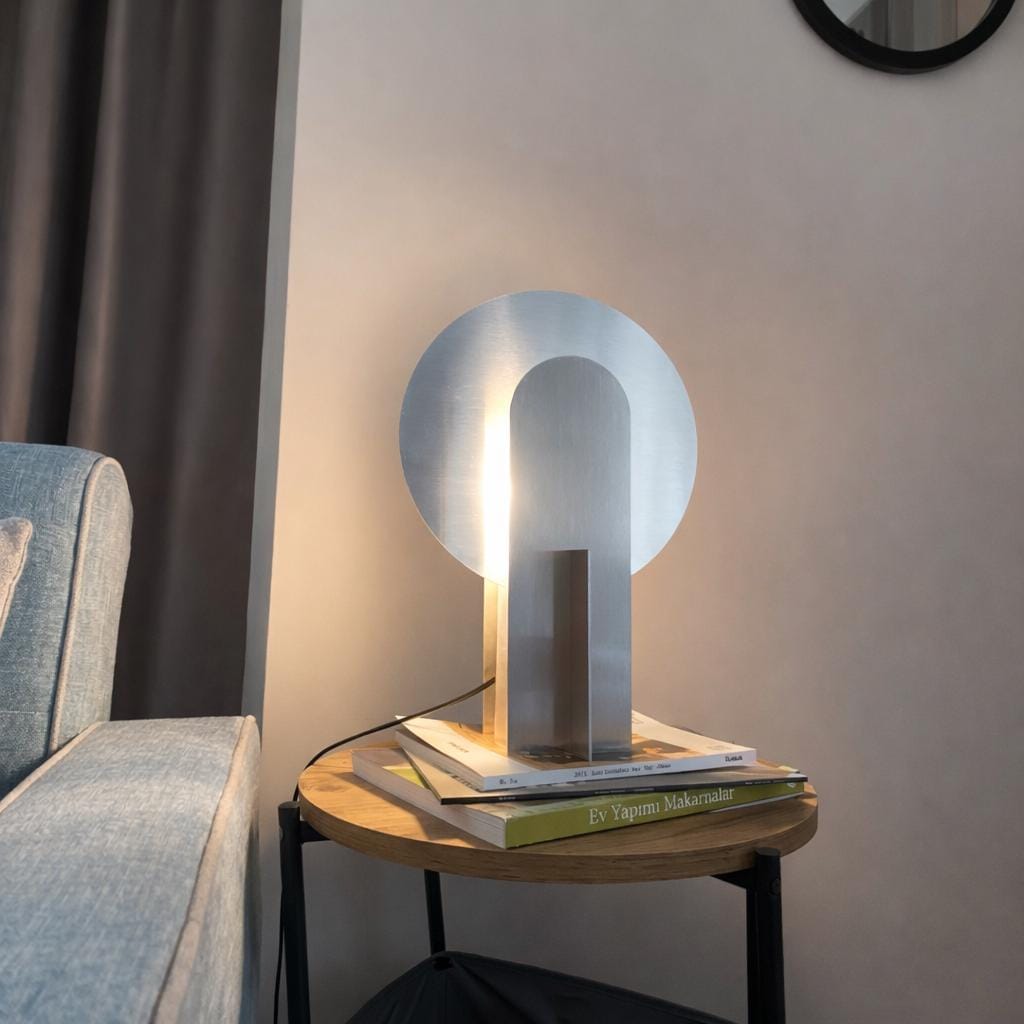 Minimal Metal Table Lamp - image 3