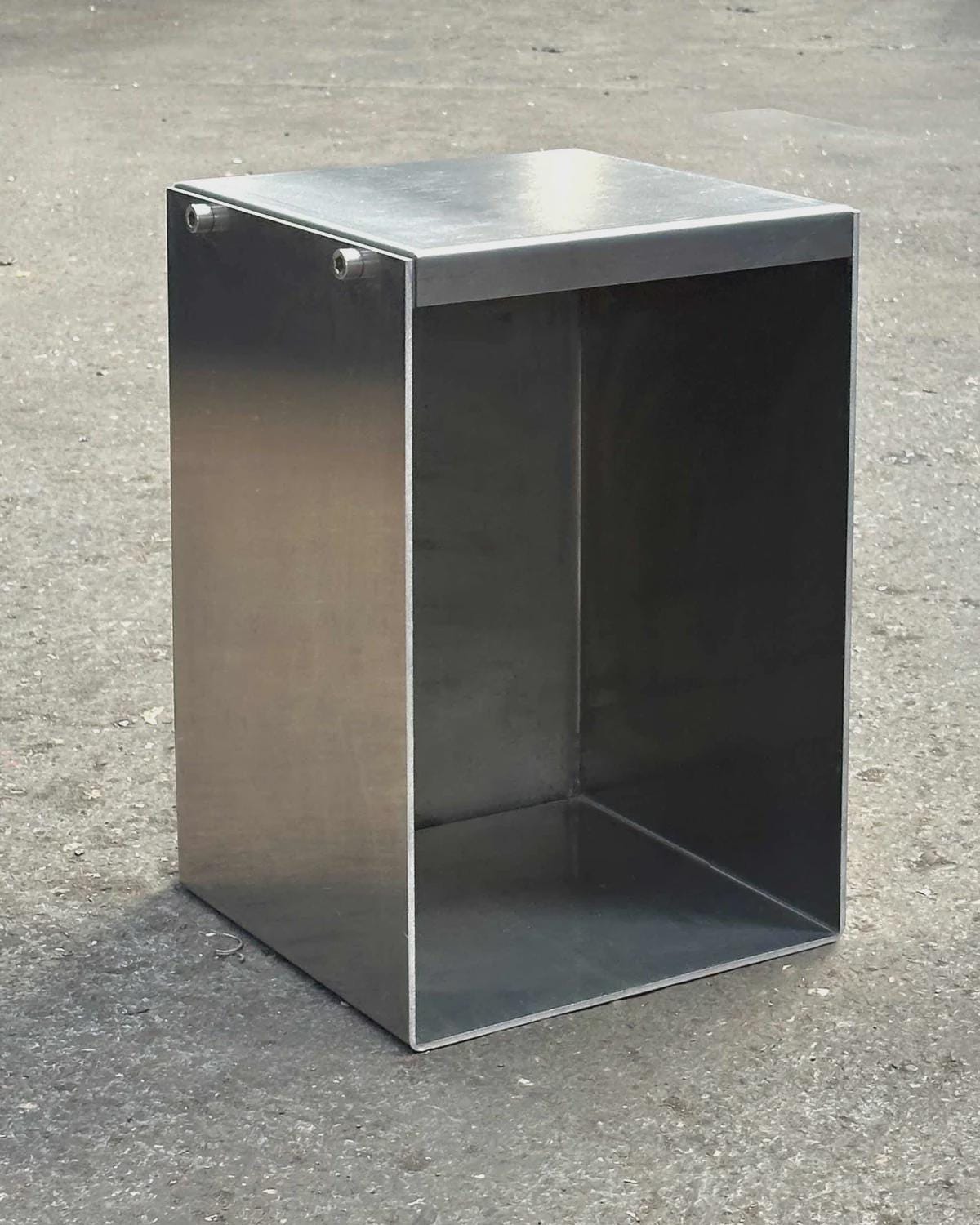 Minimal Metal Side Table - image 2