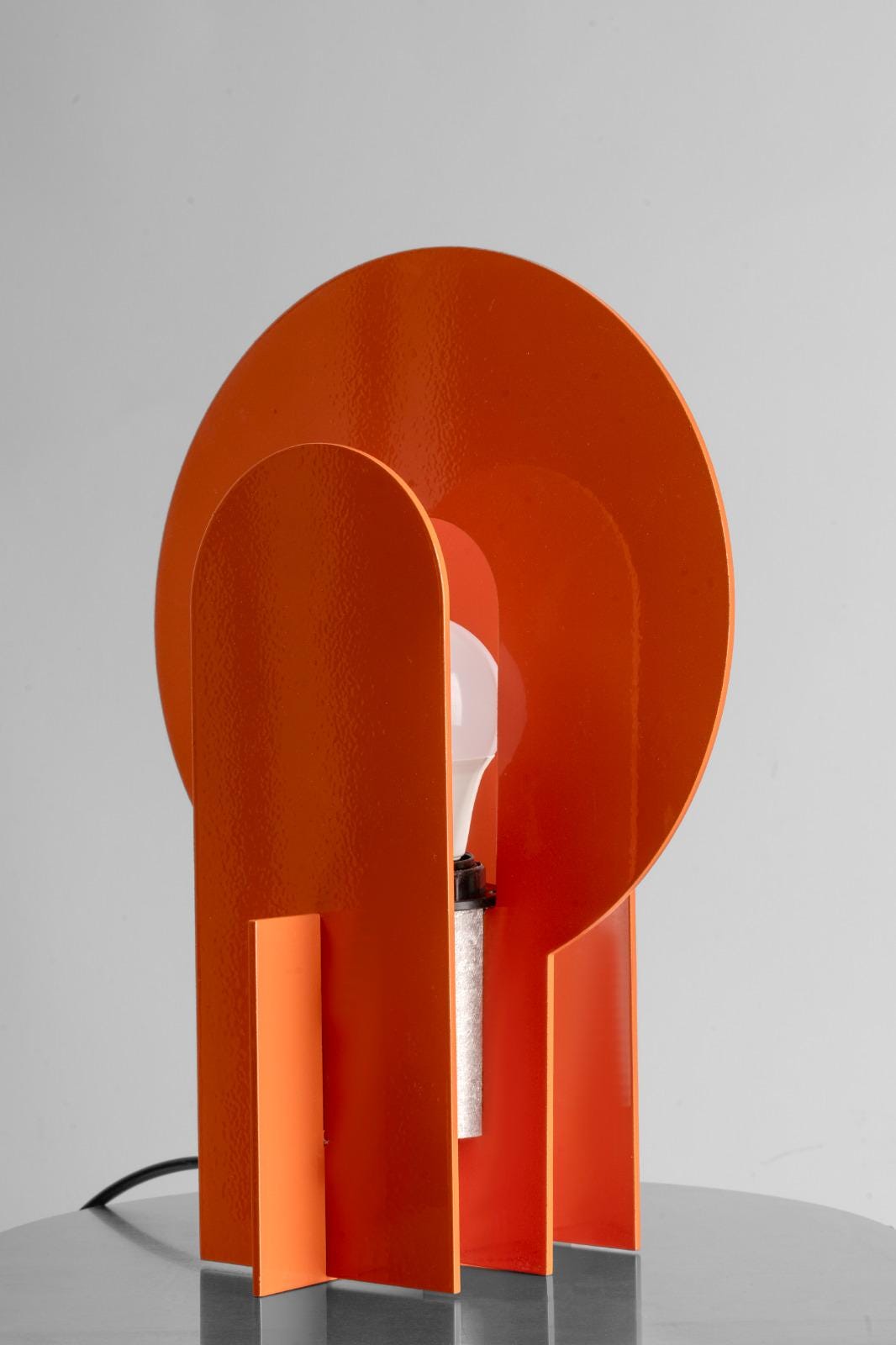 Minimal Metal Table Lamp - image 10