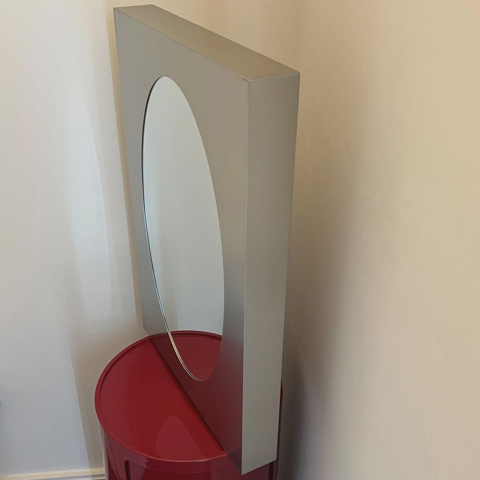 Minimal Metal Wall Mirror - image 9